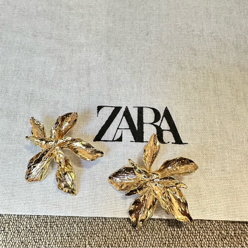 Zara | gold statement flower earrings